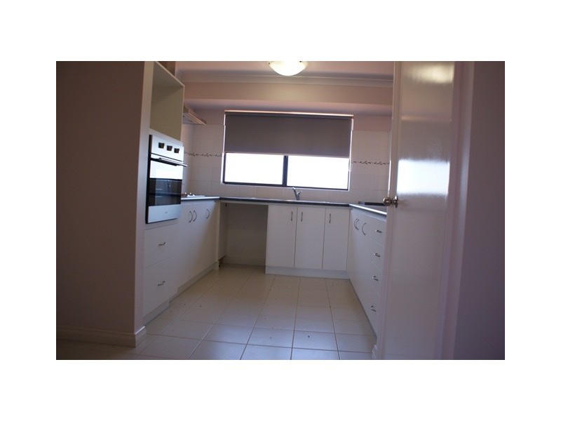 8 Oakley Ridge, Denham WA 6537