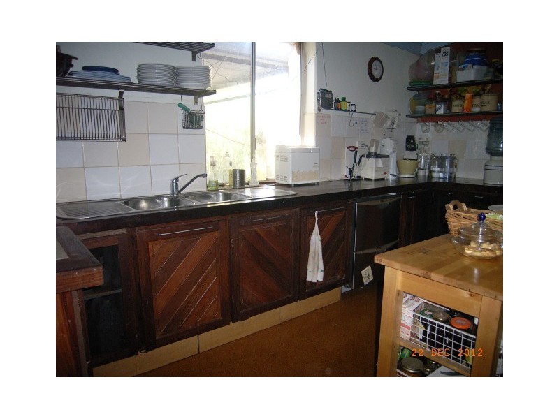 12 Hunts Road, Dongara WA 6525