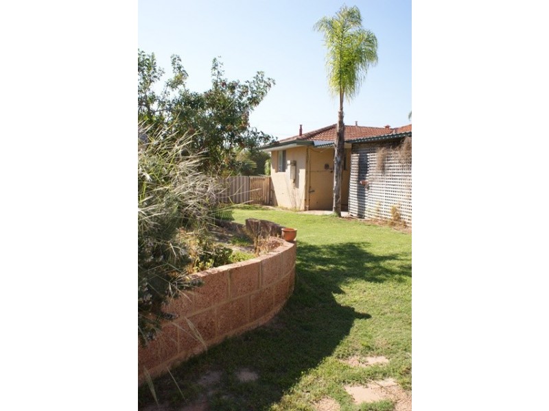 2 Reserve Street, Dongara WA 6525