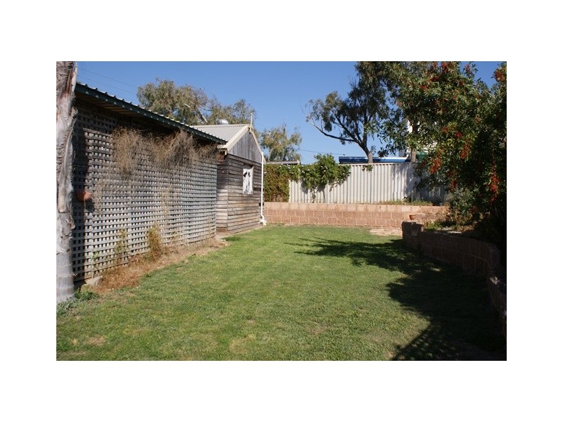 2 Reserve Street, Dongara WA 6525
