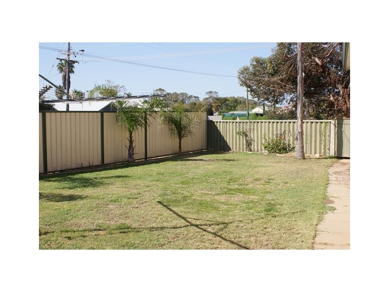 2 Reserve Street, Dongara WA 6525