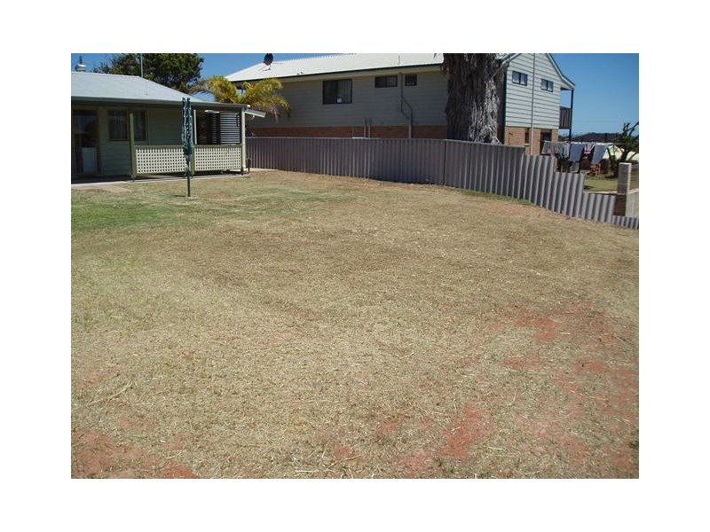 8 Richardson Rd, Port Denison WA 6525