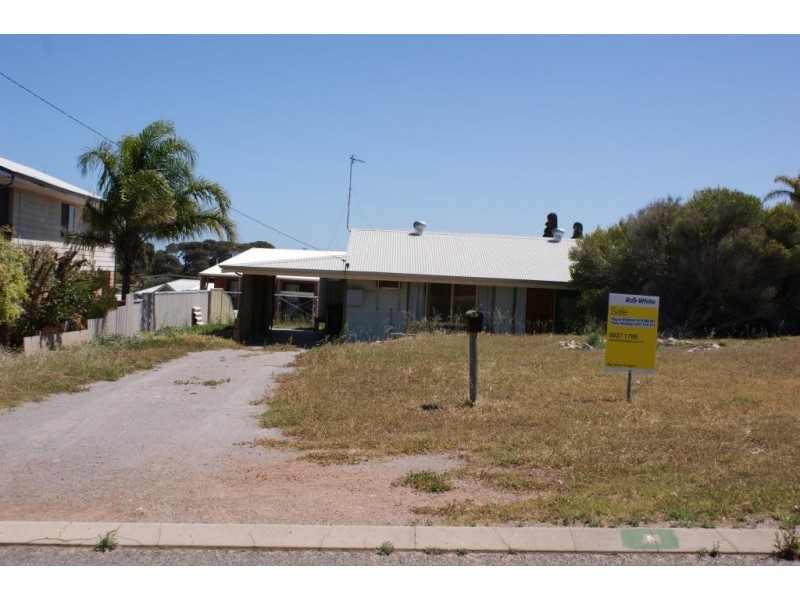 8 Richardson Rd, Port Denison WA 6525