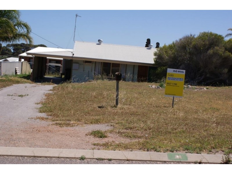 8 Richardson Rd, Port Denison WA 6525