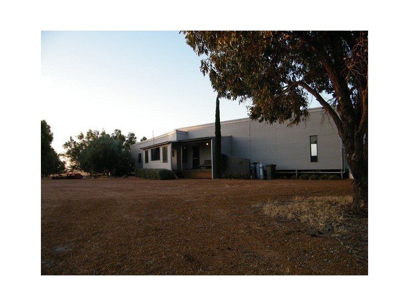 126 Fane Road, Dongara WA 6525