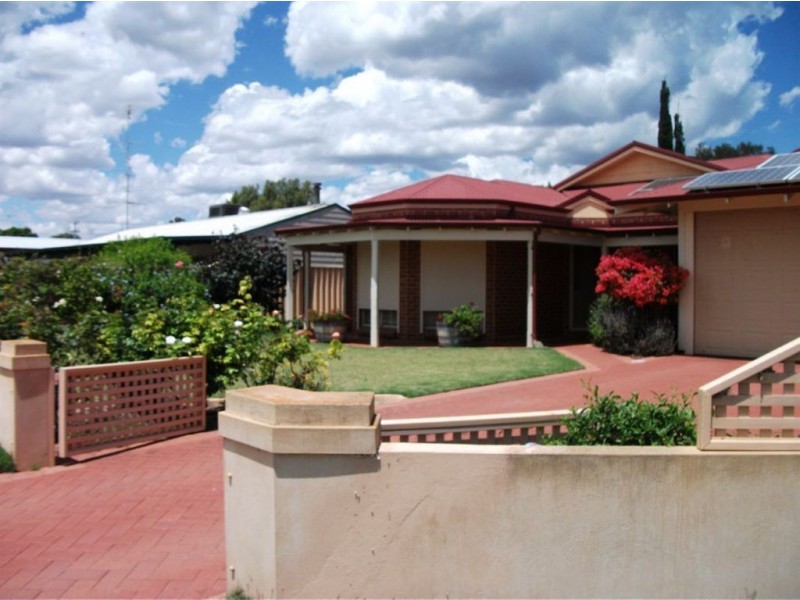 25 Church Street, Dongara WA 6525