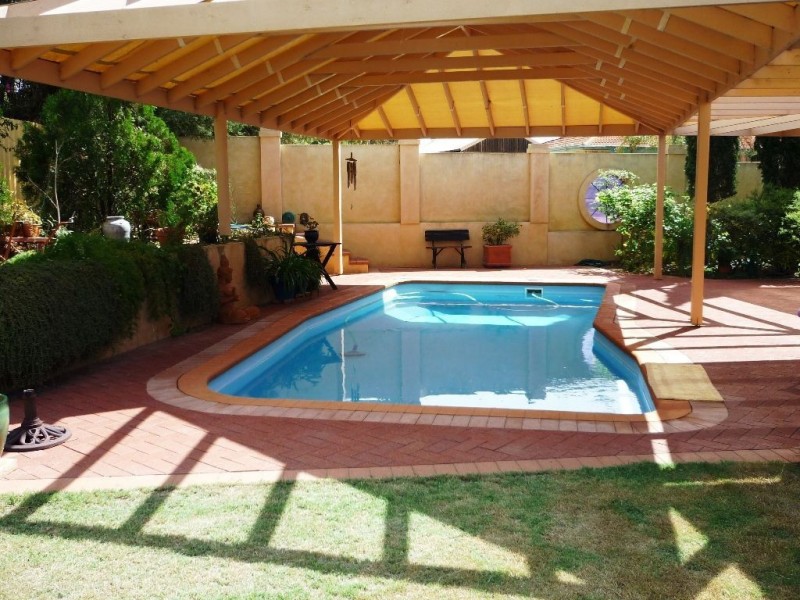 25 Church Street, Dongara WA 6525