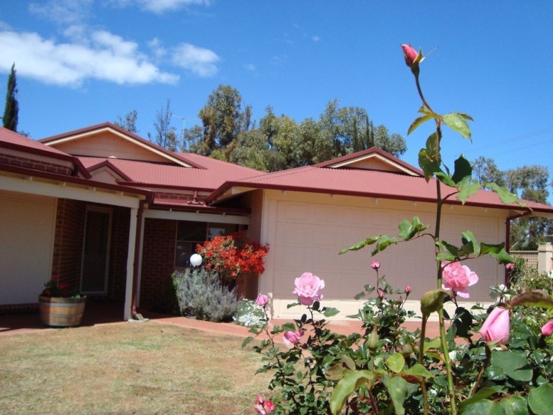 25 Church Street, Dongara WA 6525