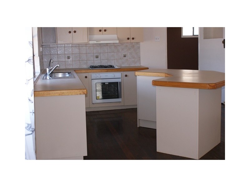 19 Walton Street, Dongara WA 6525