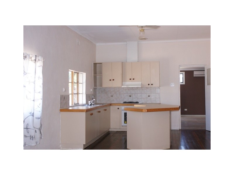 19 Walton Street, Dongara WA 6525