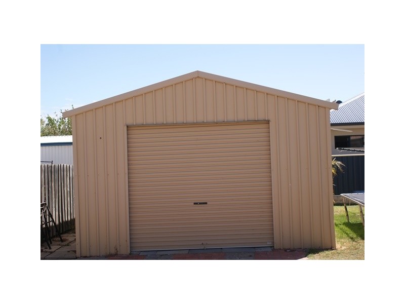 19 Walton Street, Dongara WA 6525