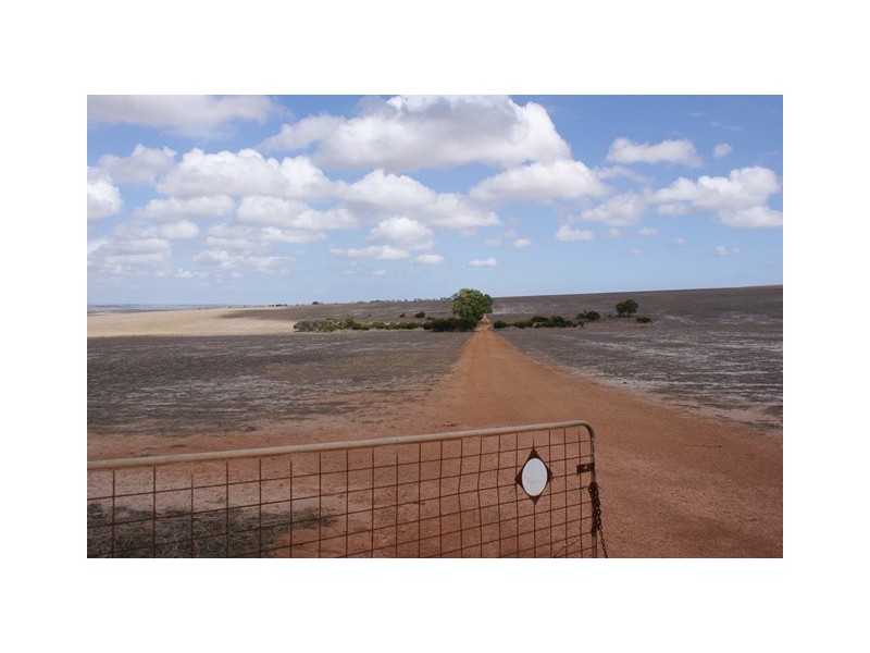 1986 Allanooka Springs Road, Allanooka WA 6525