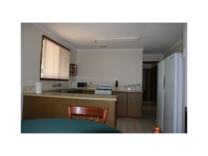 2 Howard Street, Three Springs WA 6519