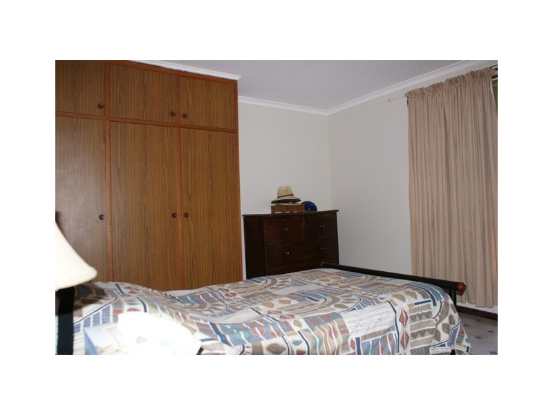 2 Howard Street, Three Springs WA 6519