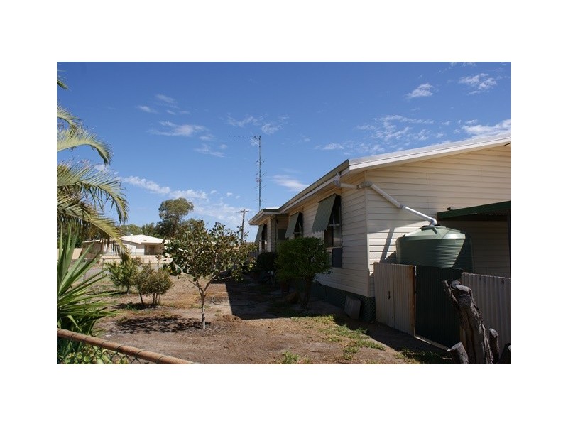 2 Howard Street, Three Springs WA 6519