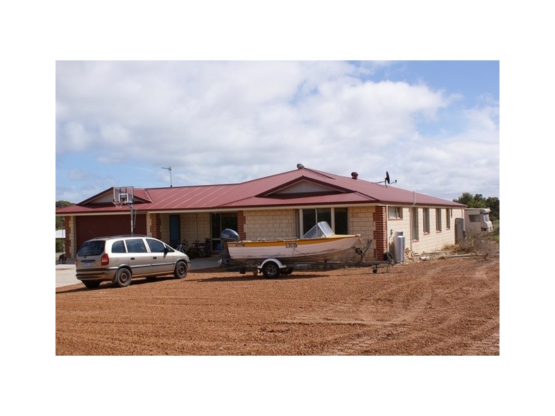 6 Sloper Vale, Dongara WA 6525