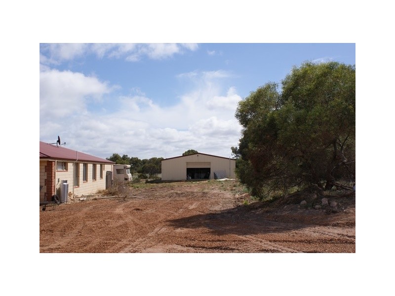 6 Sloper Vale, Dongara WA 6525