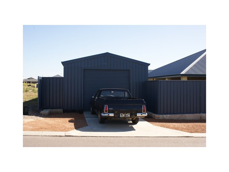 16 Mason Crescent, Port Denison WA 6525