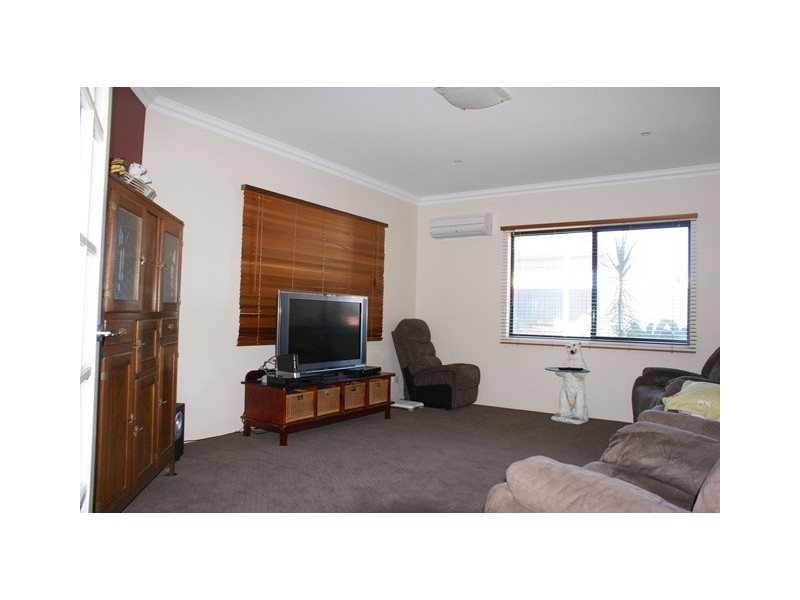 16 Mason Crescent, Port Denison WA 6525