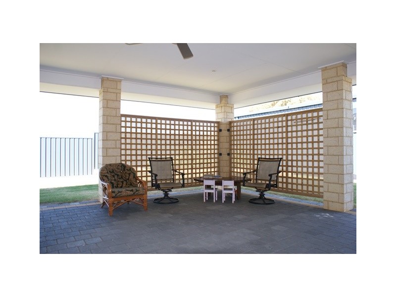 16 Mason Crescent, Port Denison WA 6525