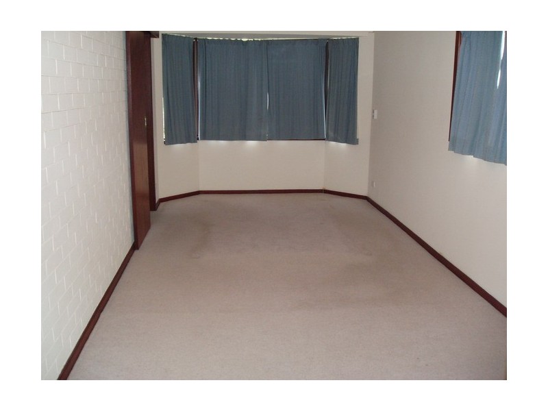 18 Armstrong St, Dongara WA 6525