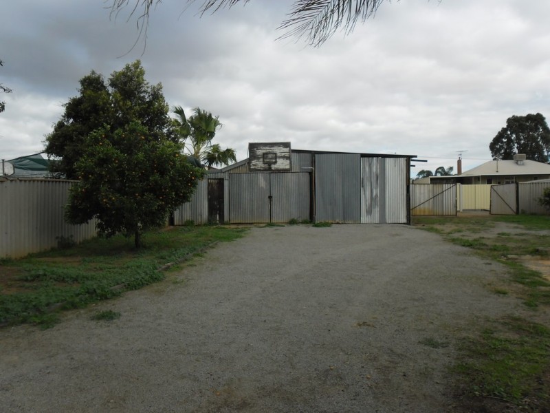 7 Railway Ave, Carnamah WA 6517