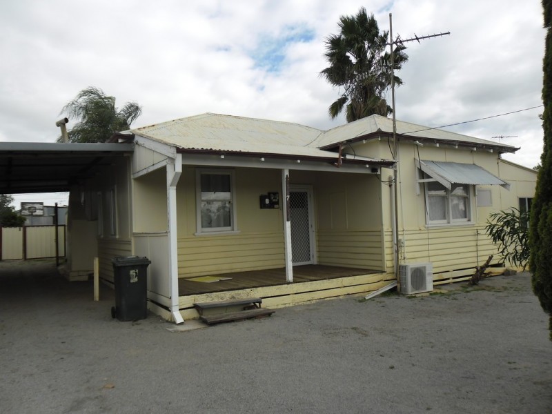 7 Railway Ave, Carnamah WA 6517