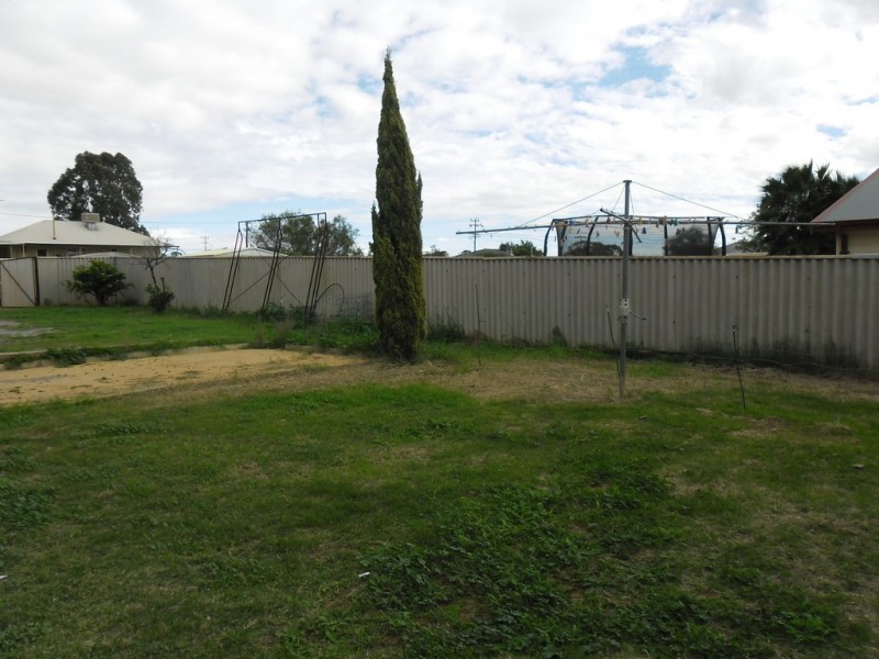7 Railway Ave, Carnamah WA 6517