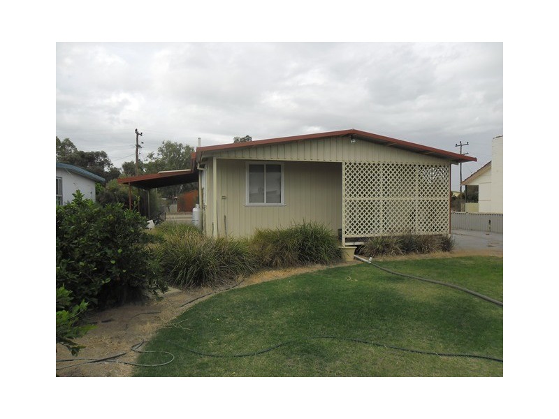 5 Newman Street, Carnamah WA 6517