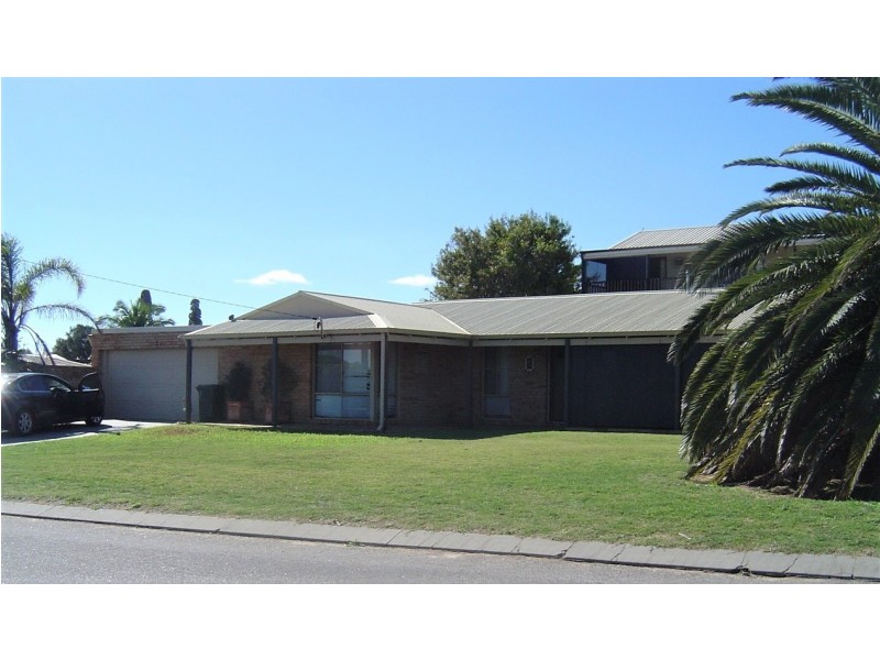 2 Hendy Street, Port Denison WA 6525