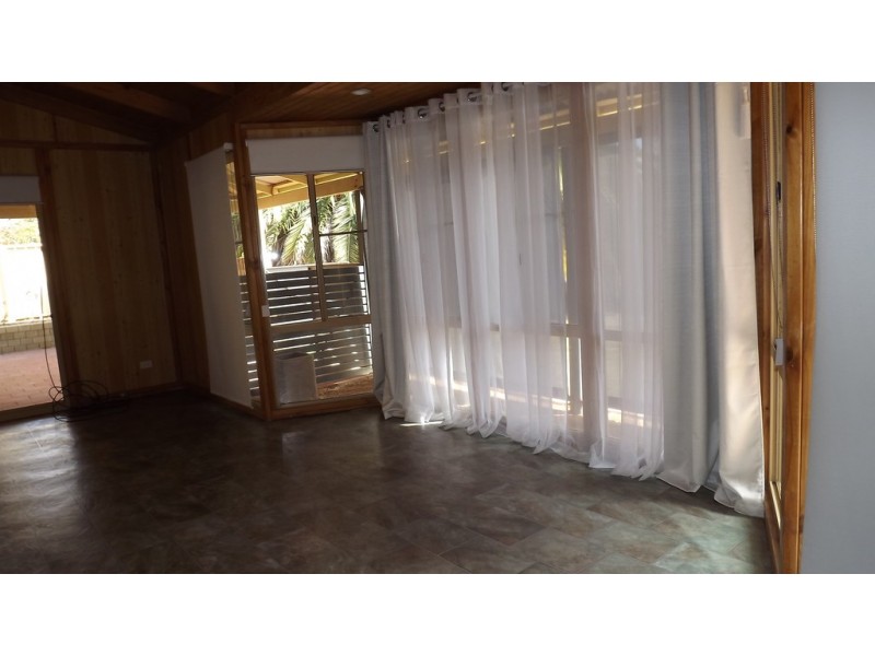 2 Hendy Street, Port Denison WA 6525