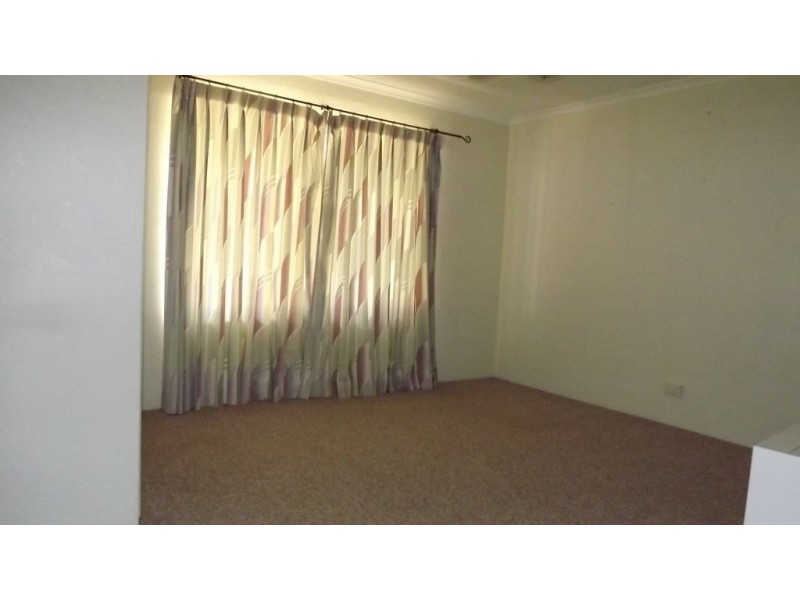 4 Watson Place, Dongara WA 6525