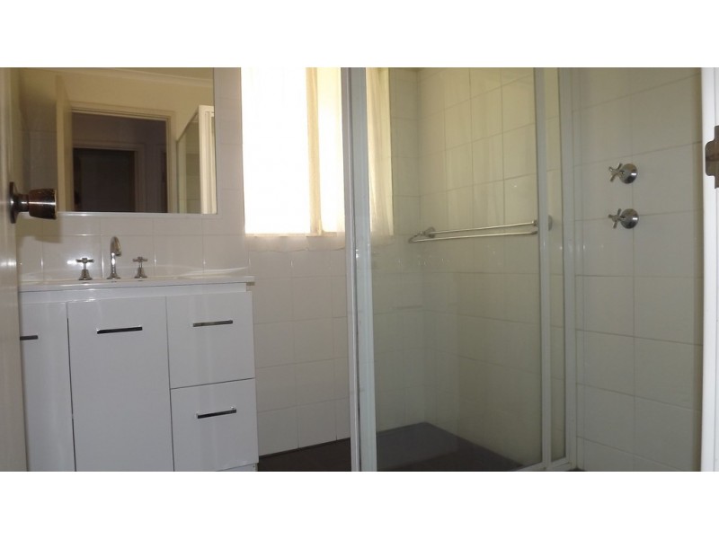 4 Watson Place, Dongara WA 6525