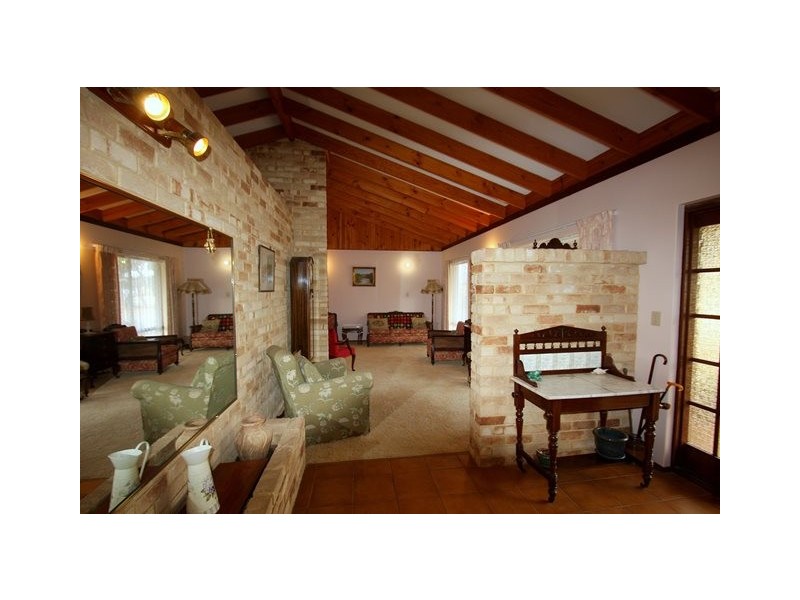 6 Delmage Street, Dongara WA 6525