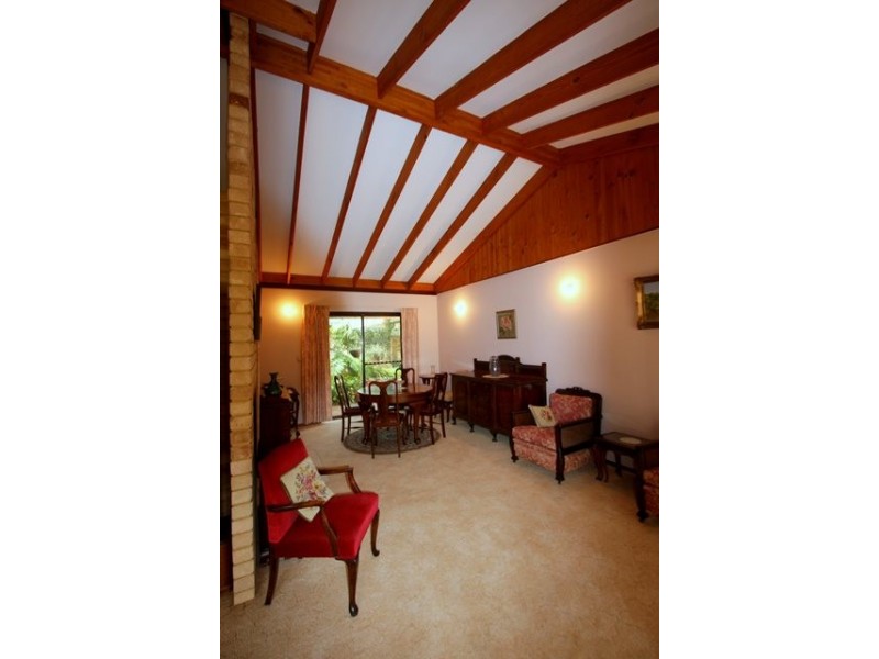 6 Delmage Street, Dongara WA 6525