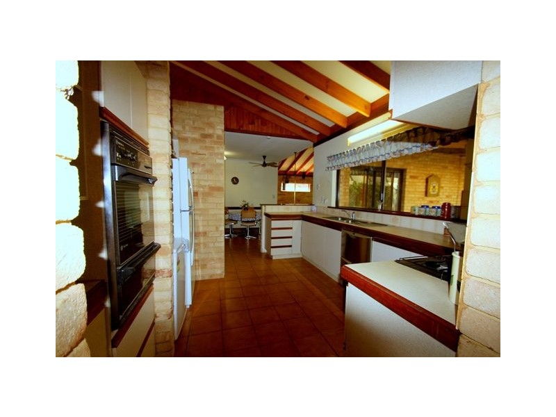 6 Delmage Street, Dongara WA 6525