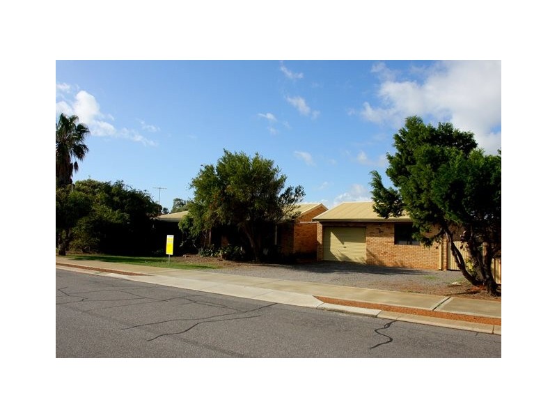 6 Delmage Street, Dongara WA 6525