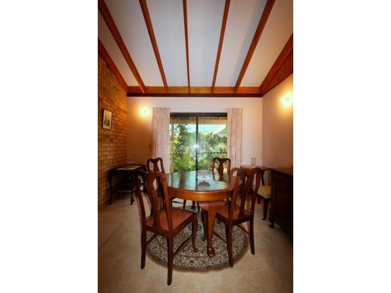 6 Delmage Street, Dongara WA 6525