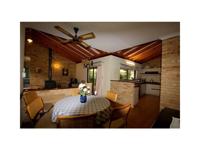 6 Delmage Street, Dongara WA 6525