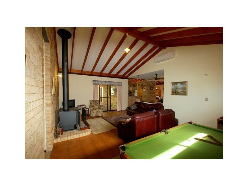 6 Delmage Street, Dongara WA 6525