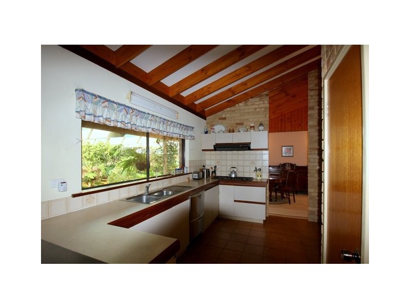 6 Delmage Street, Dongara WA 6525