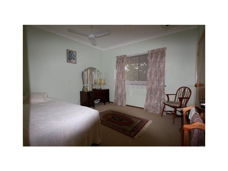 6 Delmage Street, Dongara WA 6525