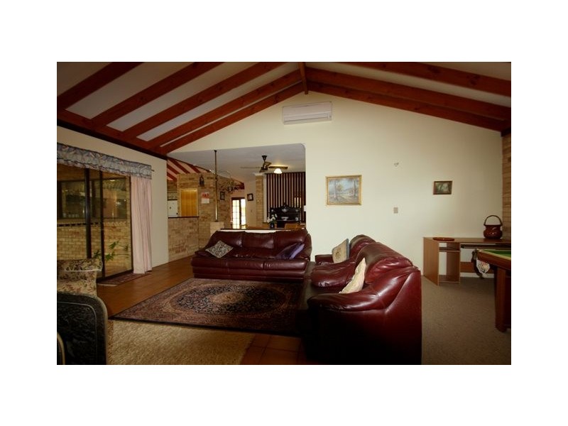 6 Delmage Street, Dongara WA 6525