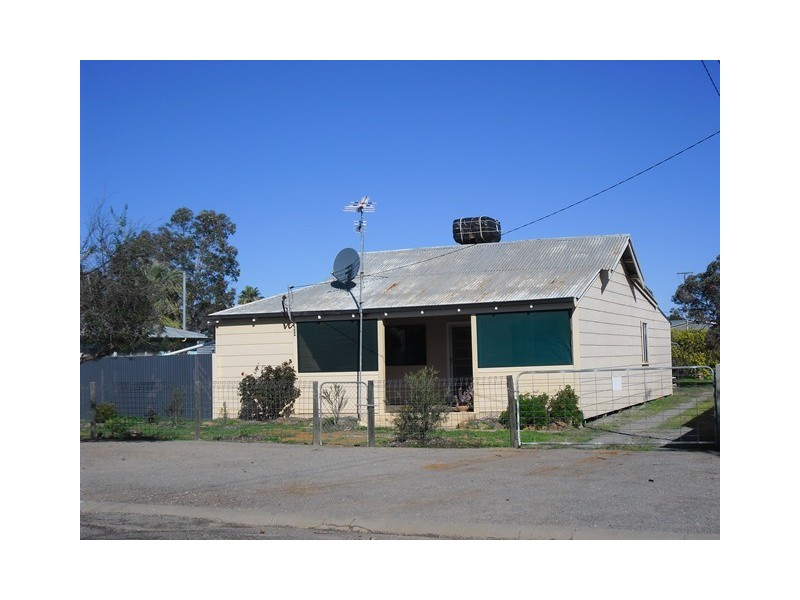 10 Robertson Street, Carnamah WA 6517