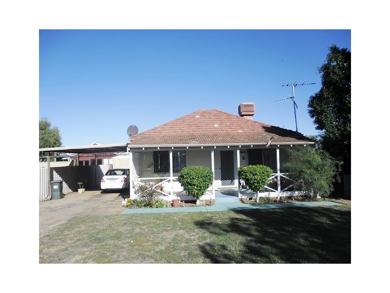 11 Caron St, Carnamah WA 6517