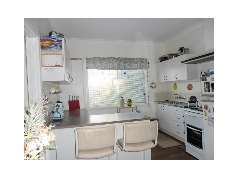 11 Caron St, Carnamah WA 6517