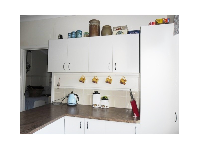 11 Caron St, Carnamah WA 6517