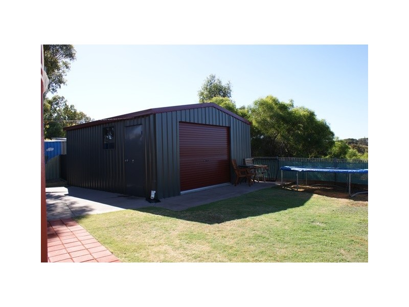 31 Church St, Dongara WA 6525