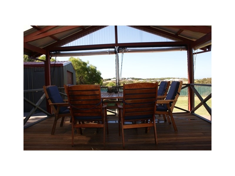 31 Church St, Dongara WA 6525