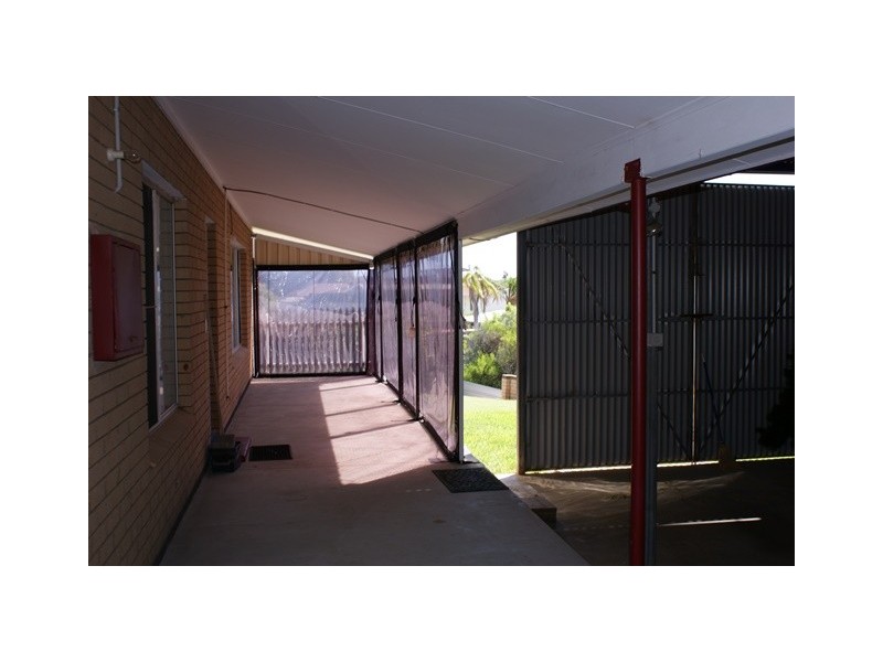 6 Healy St, Port Denison WA 6525